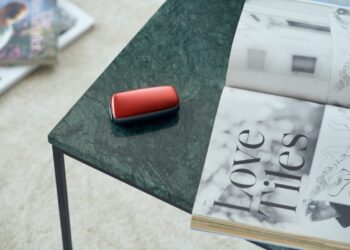 Aprilie e despre ritual și plăcere unică. Ambele sunt semnate de cel mai complex dispozitiv de tutun încălzit