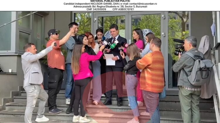 Micușor Dan suferă de un complex de inferoritate! Și-a luat ciocate cu toc de 8 cm!