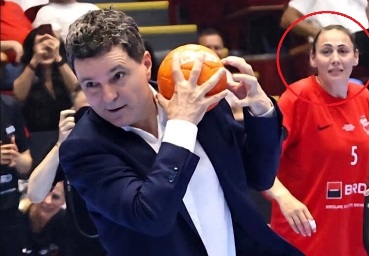 Nicușor Dan a bătut o lovitură de la 7 metri ca un olimpic la matematică, adică a ratat. Dar cu toate că a ratat CCR îi va valida golul
