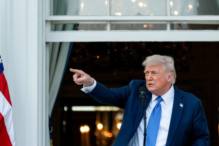 Donald Trump ordonă: Cetățeni din 12 țări au interzis să intre în SUA! E și România printre ele?