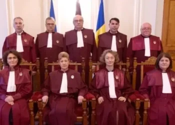 CCR ține cu dinții de aberantele prime de pensionare de 48.000 de euro, pe care și le-au crescut de la 35.000