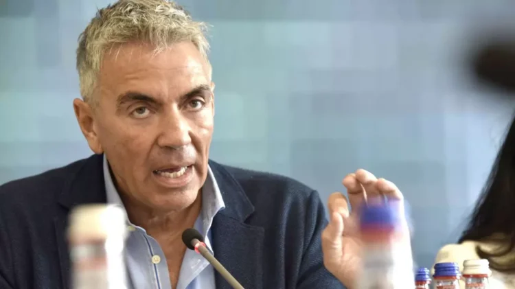 Dragoș Anastasiu le cere judecătorilor CCR să renunțe „benevol” la „primele de pensionare” de 35.000 de euro