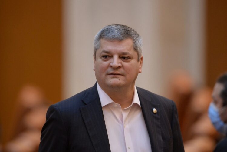 Radu Cristescu: Ultima trăsnaie a hoților de la USR: cetățenii României să suporte cheltuielile cu procesele aleșilor locali