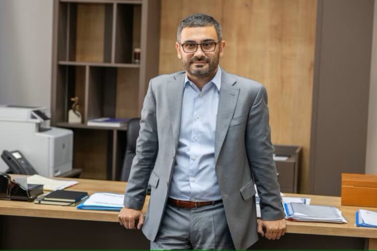 Și Franța a rămas șocată! Le Monde: În România, pentru prima dată, un rom a fost numit ministru. Al muncii