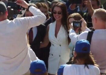 Ispită feminină de la Insula Iubirii, alături de Nicușor Dan la evenimentul din Chișinău: Tânăra nu a ratat momentul