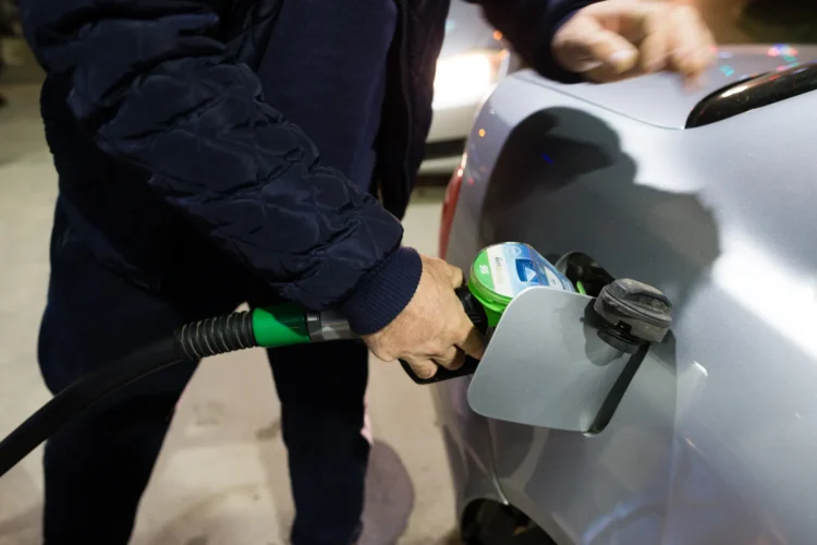 Motorina scade sub 10 lei/litru: primele efecte vizibile la pompă